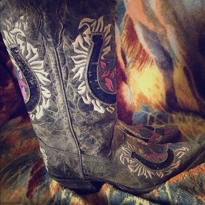 Ladies size 8.5 corral boots🌵🌻